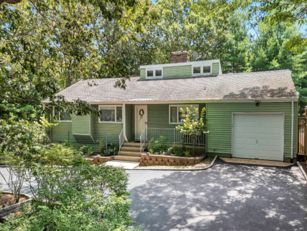 Exquisite Sag Harbor Retreat - Your Perfect Hamptons Retreat